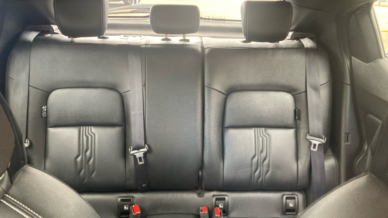 Nissan Juke 1.0 DiG-T 114 Tekna 5dr Petrol Hatchback